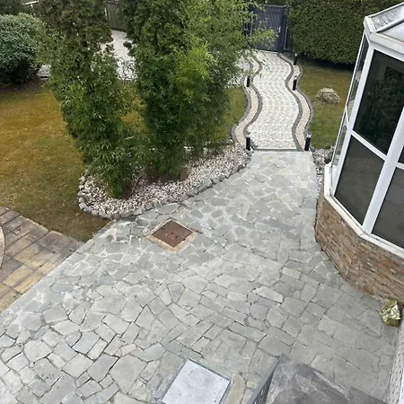 Dream House Prague East וילה *